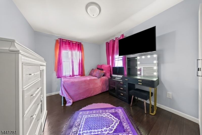 217 Sheridan Ave Property Photo 36
