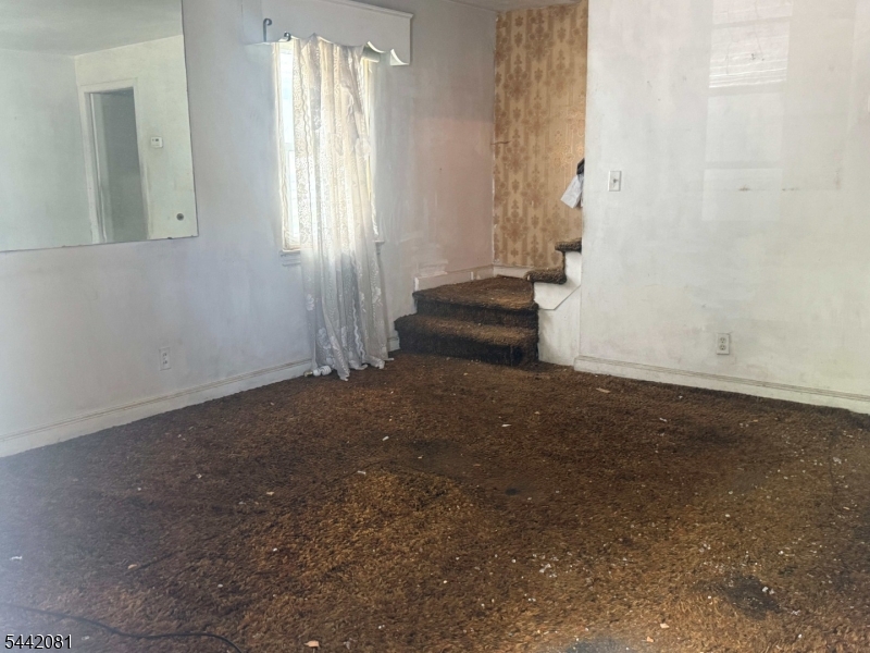 72 Hanford St Property Photo 4