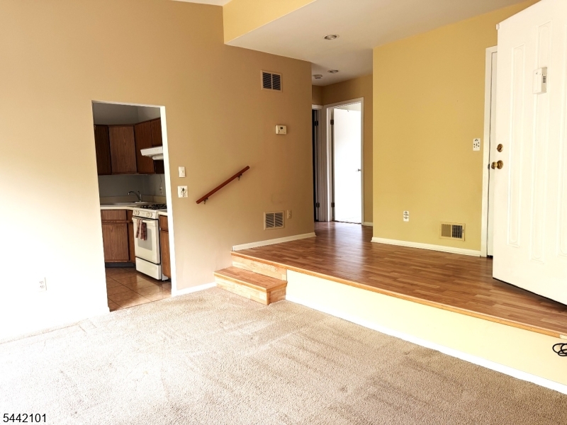 608 Spruce Hills Dr Property Photo 2