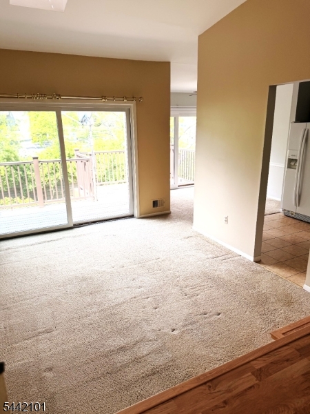608 Spruce Hills Dr Property Photo 4