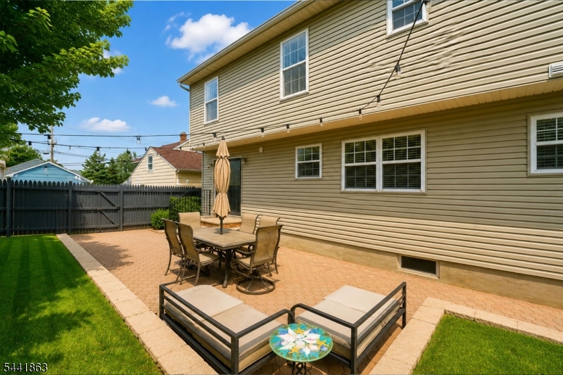20 Cliff Ave Property Photo 6