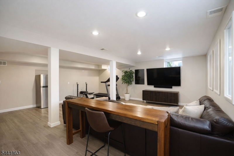 20 Cliff Ave Property Photo 29