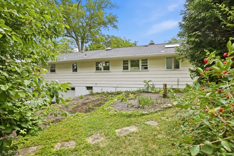 61 Samson Ave Property Photo 13