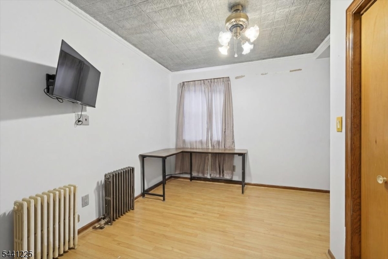 30 Getty Ave Property Photo 16