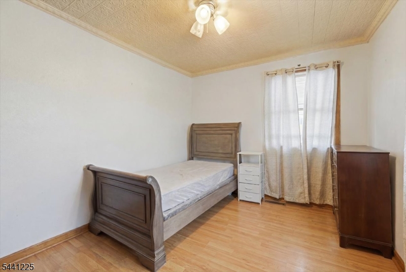 30 Getty Ave Property Photo 19