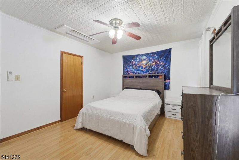 30 Getty Ave Property Photo 22