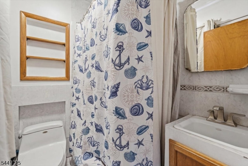 30 Getty Ave Property Photo 23