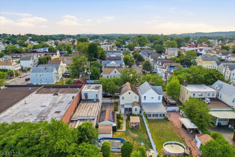 30 Getty Ave Property Photo 31