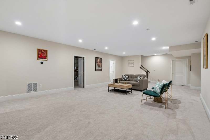 1 Beacon Pl Property Photo 35