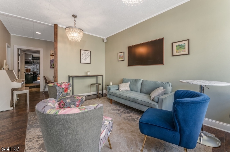 8 Leigh St Property Photo 9
