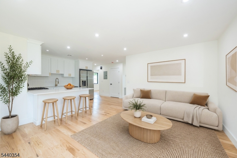 363 Park St Property Photo 7