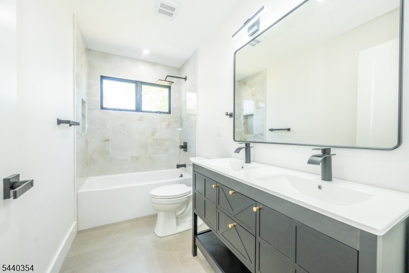 363 Park St Property Photo 16