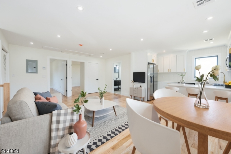 363 Park St Property Photo 20
