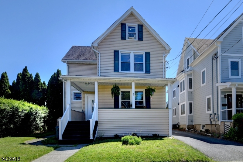 9 Walnut St Property Photo 1