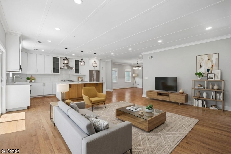37 Burnet St Property Photo 3