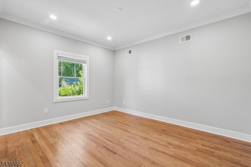 37 Burnet St Property Photo 13