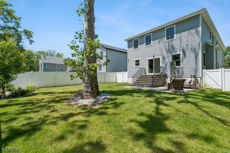 37 Burnet St Property Photo 39