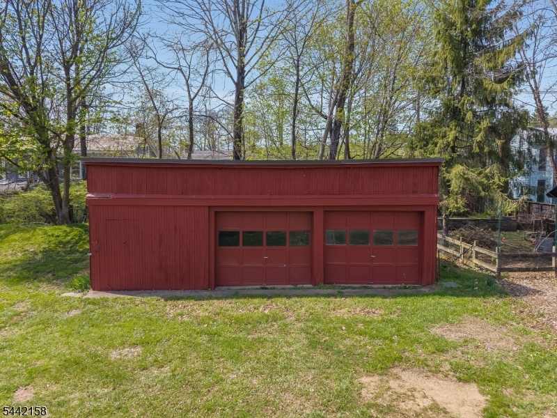 570 Spring Mills Rd. Property Photo 9
