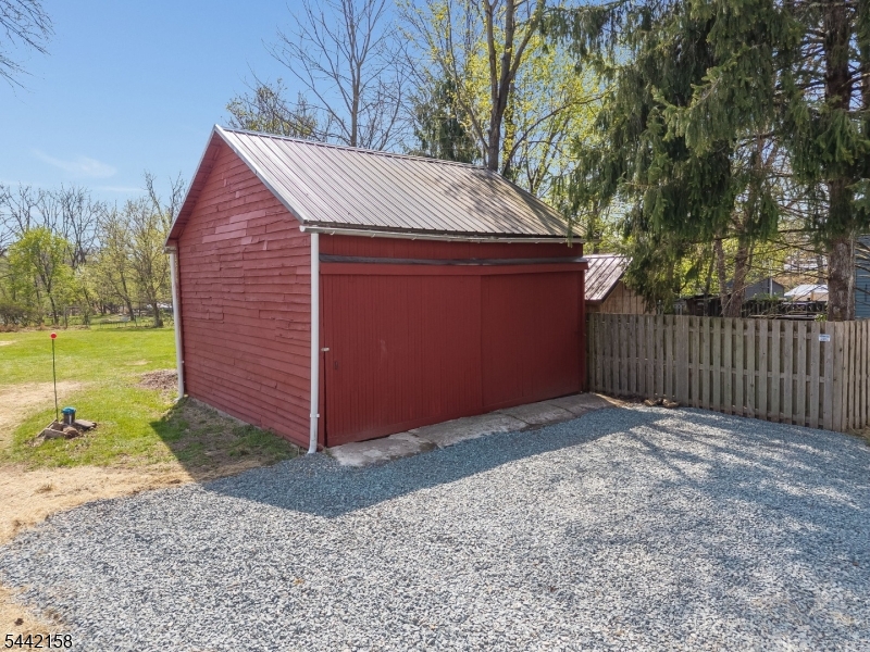 570 Spring Mills Rd. Property Photo 10