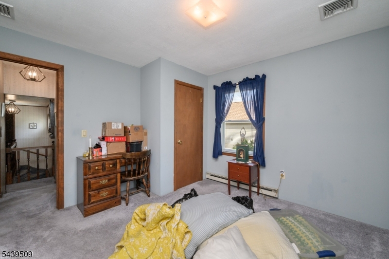 202 Grove St Property Photo 18