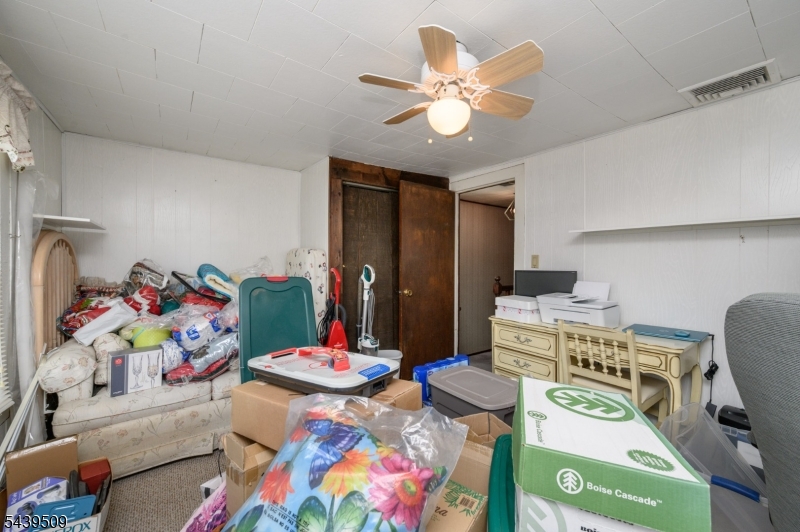 202 Grove St Property Photo 22
