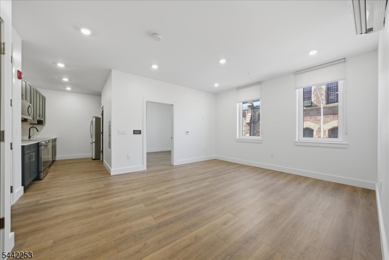 21 Lincoln Park 101 Property Photo 1