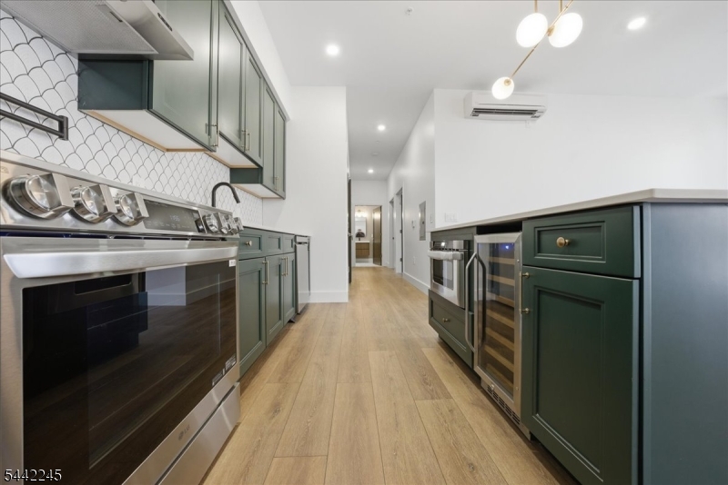 21 Lincoln Park 302 Property Photo 6
