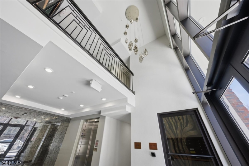 21 Lincoln Park 302 Property Photo 35