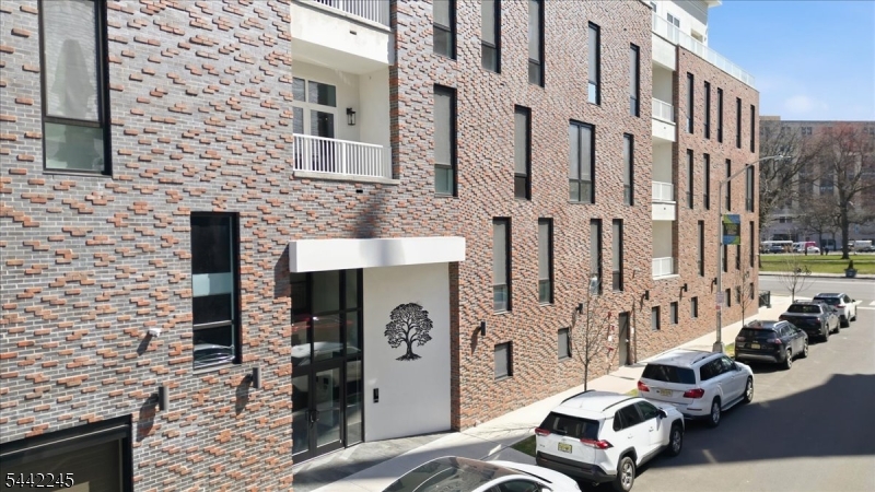 21 Lincoln Park 302 Property Photo 45