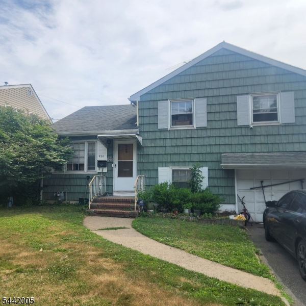 826 Joralemon St Property Photo 2