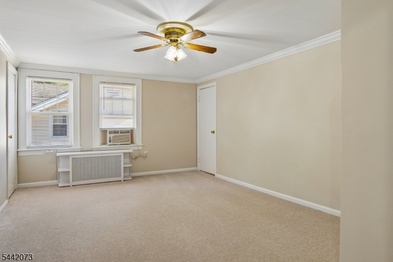 587 Woodland Ave Property Photo 14