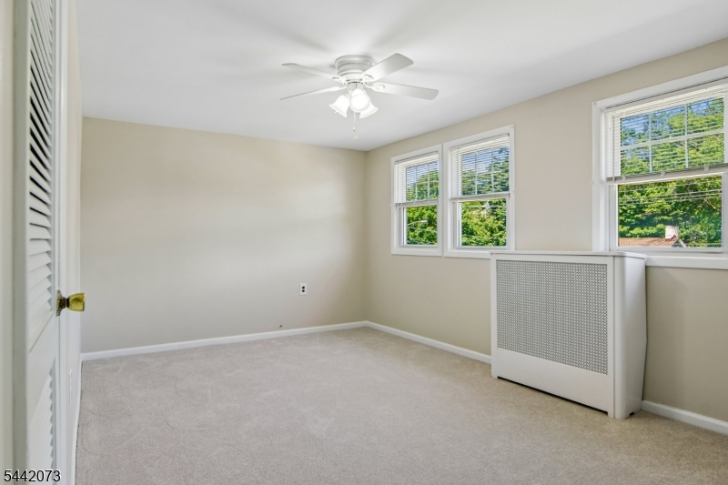 587 Woodland Ave Property Photo 17