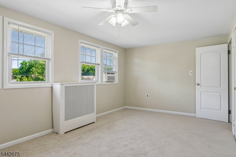 587 Woodland Ave Property Photo 18