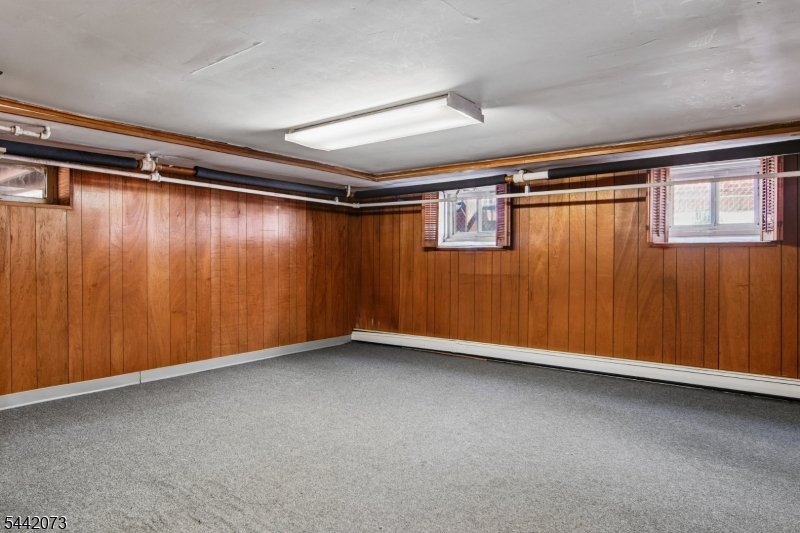 587 Woodland Ave Property Photo 23