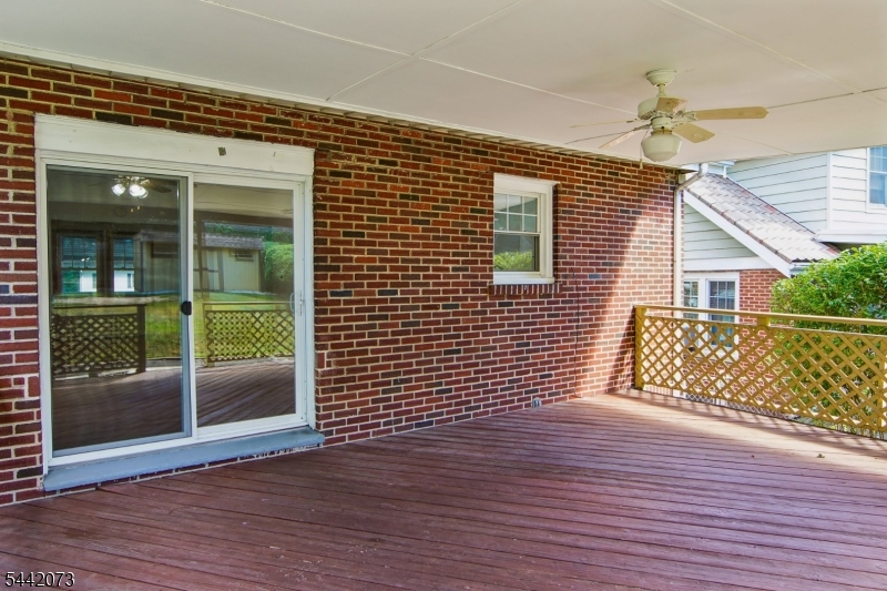 587 Woodland Ave Property Photo 27