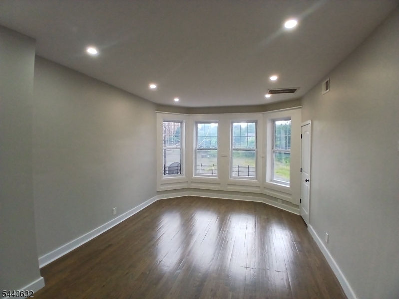 590 Hunterdon St Property Photo 10