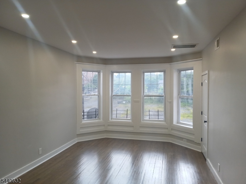 590 Hunterdon St Property Photo 11