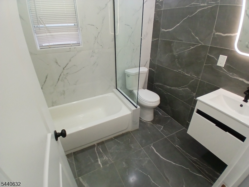 590 Hunterdon St Property Photo 13