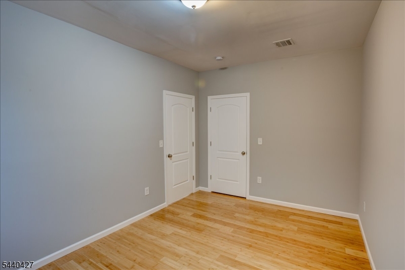 229 21st St Property Photo 12