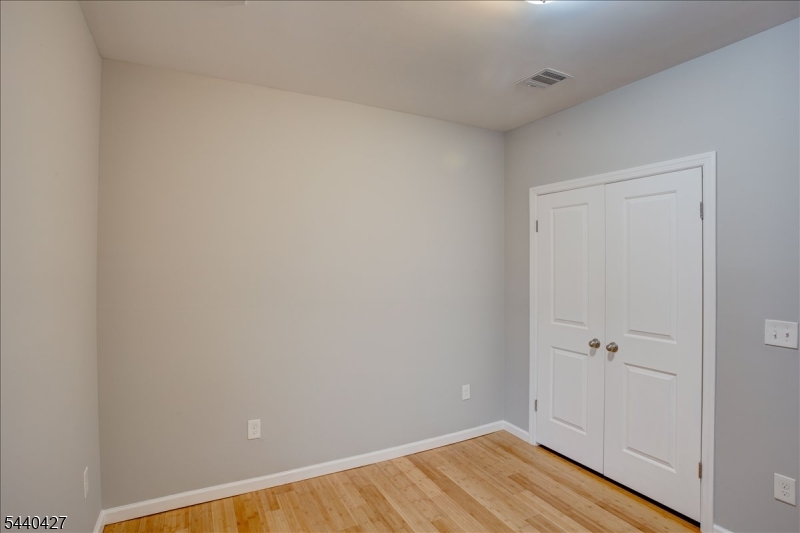 229 21st St Property Photo 14
