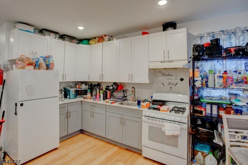 229 21st St Property Photo 20