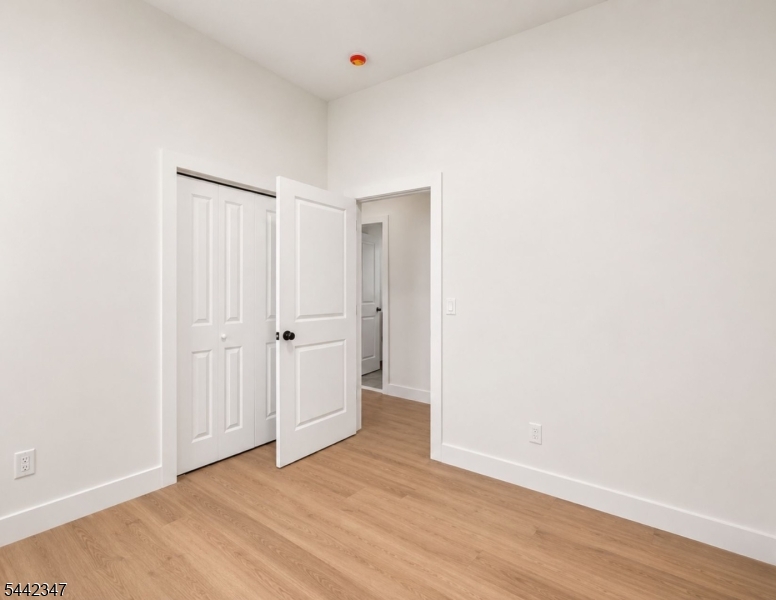 365 21st St Property Photo 5
