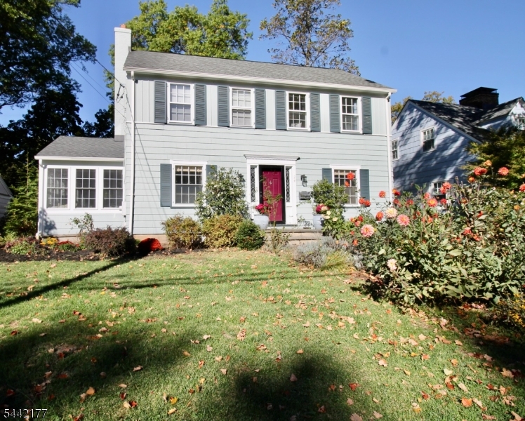24 College Ave Property Photo 1