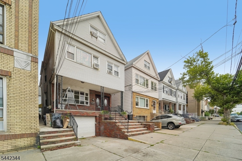 723 Kennedy Blvd Property Photo 2