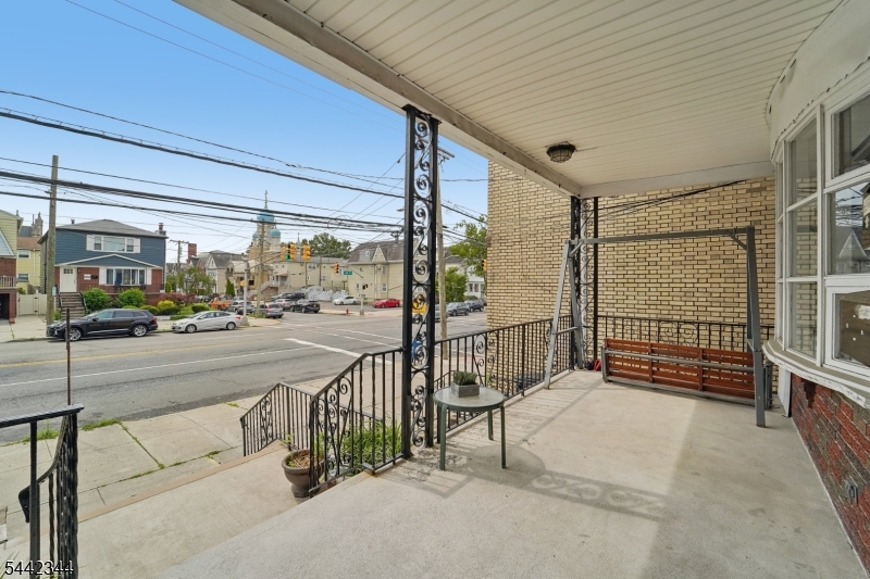 723 Kennedy Blvd Property Photo 3