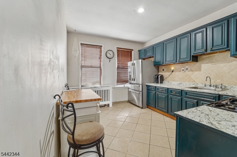 723 Kennedy Blvd Property Photo 5