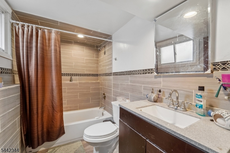 723 Kennedy Blvd Property Photo 26