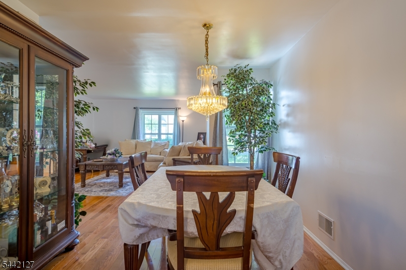 73 Kentucky Way Property Photo 6