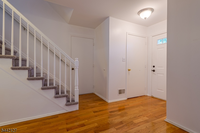 73 Kentucky Way Property Photo 8
