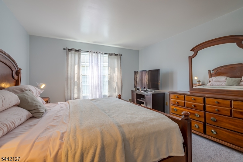 73 Kentucky Way Property Photo 15